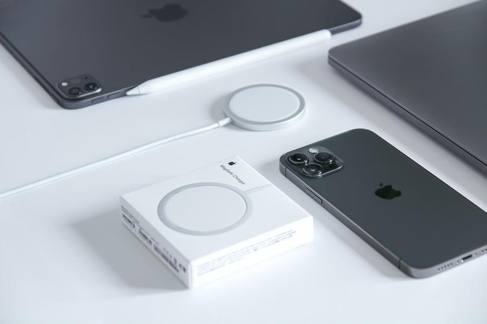 Cómo usar el cargador MagSafe con los modelos de iPhone 15, iPhone 14,  iPhone 13 y iPhone 12 - Soporte técnico de Apple (US)